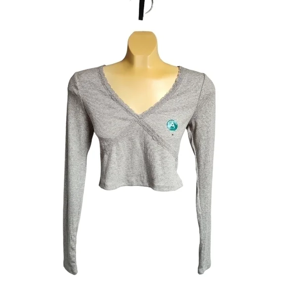 NWT Aero Crop Top​ - Picture 2 of 6